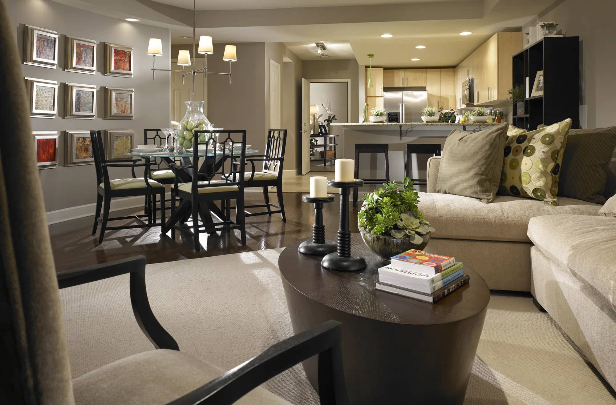 39-005+1monarch+living+to+dining+2000