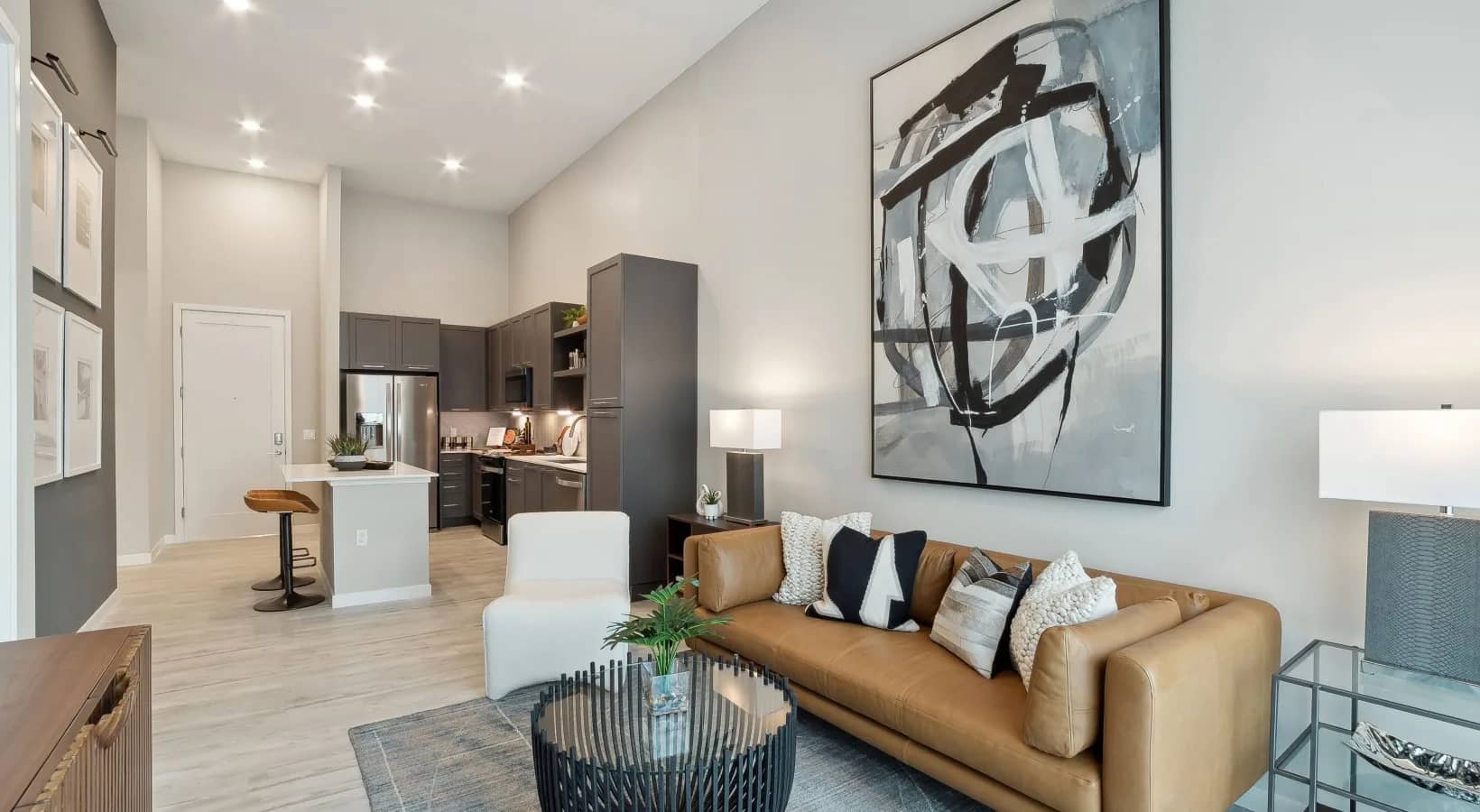 Lake Gem Apartment 2 Family room