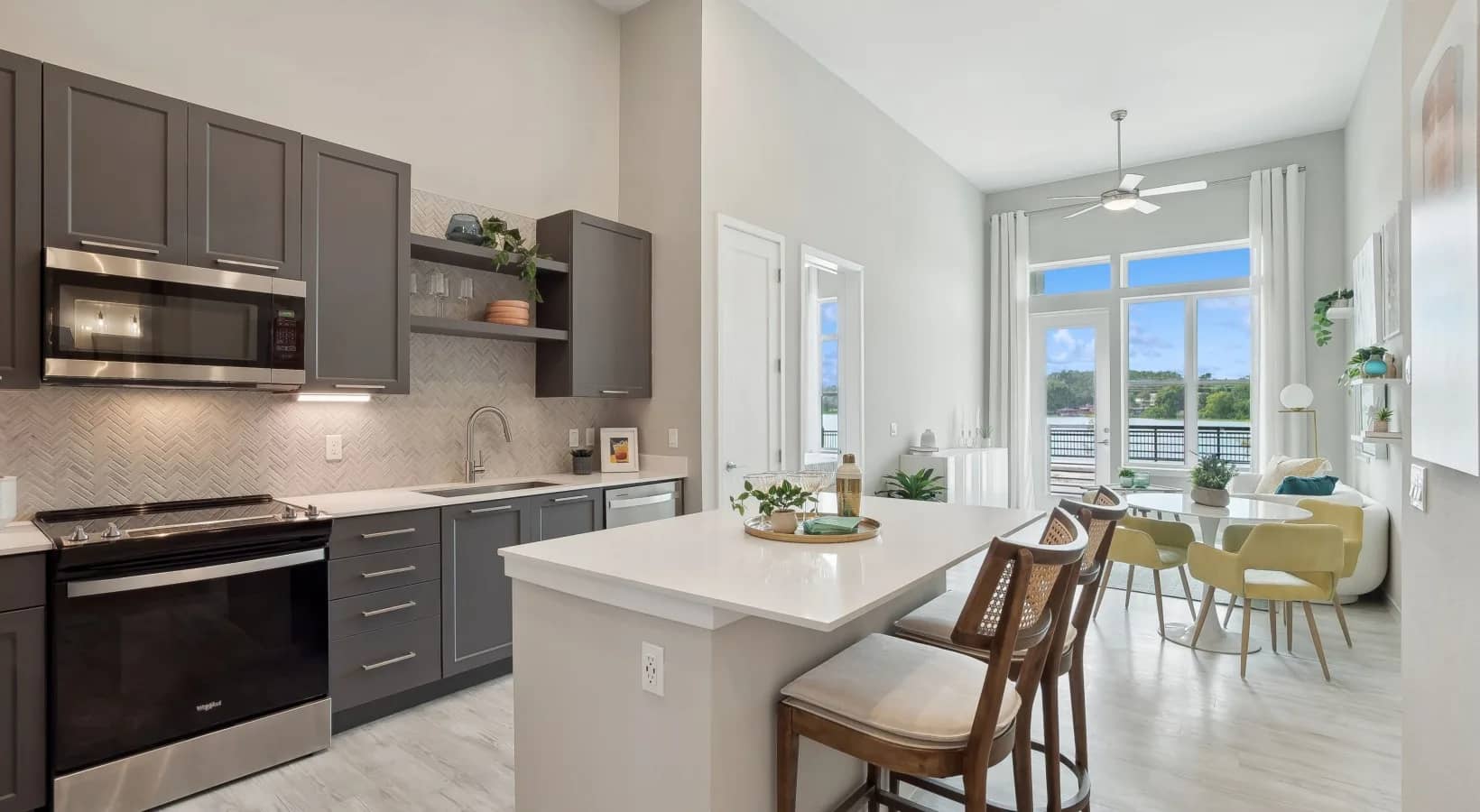Lake Gem Apartments 34