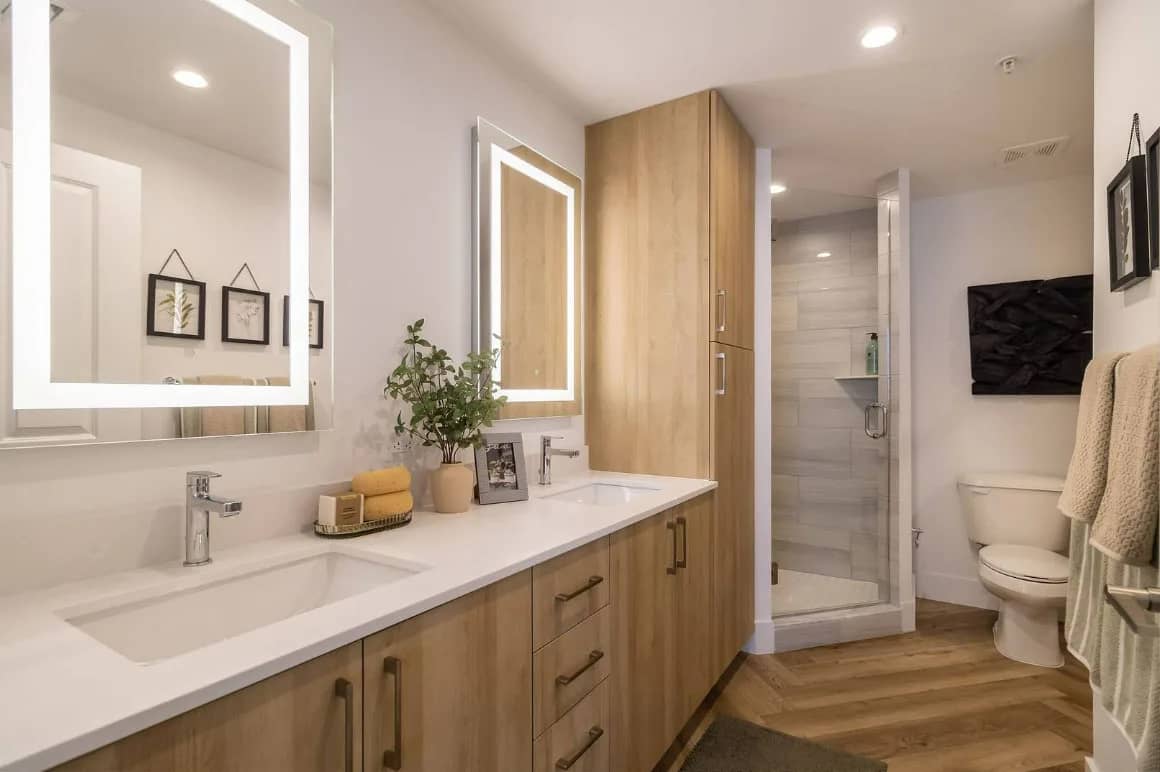 Apartment Master Bath 3