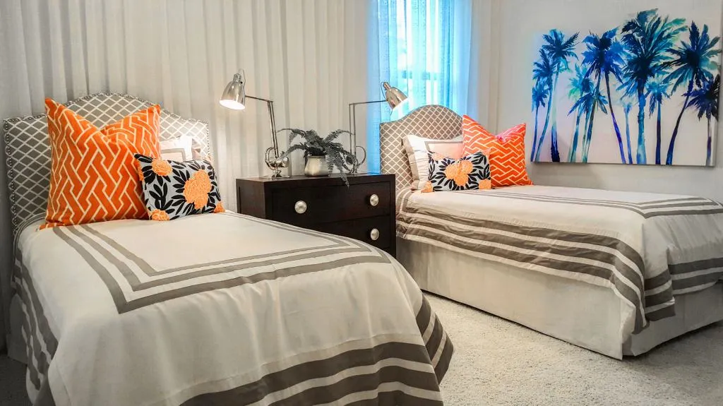 How Can You Coordinate Colors in a Room?