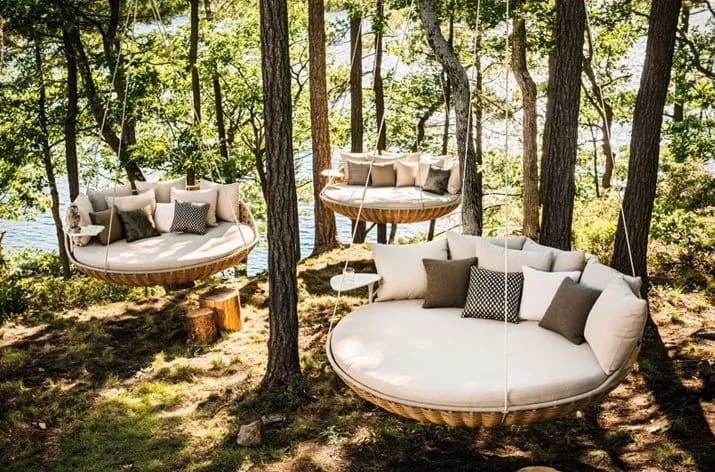 Spend More Time Outdoors With These Amazing Loungers!