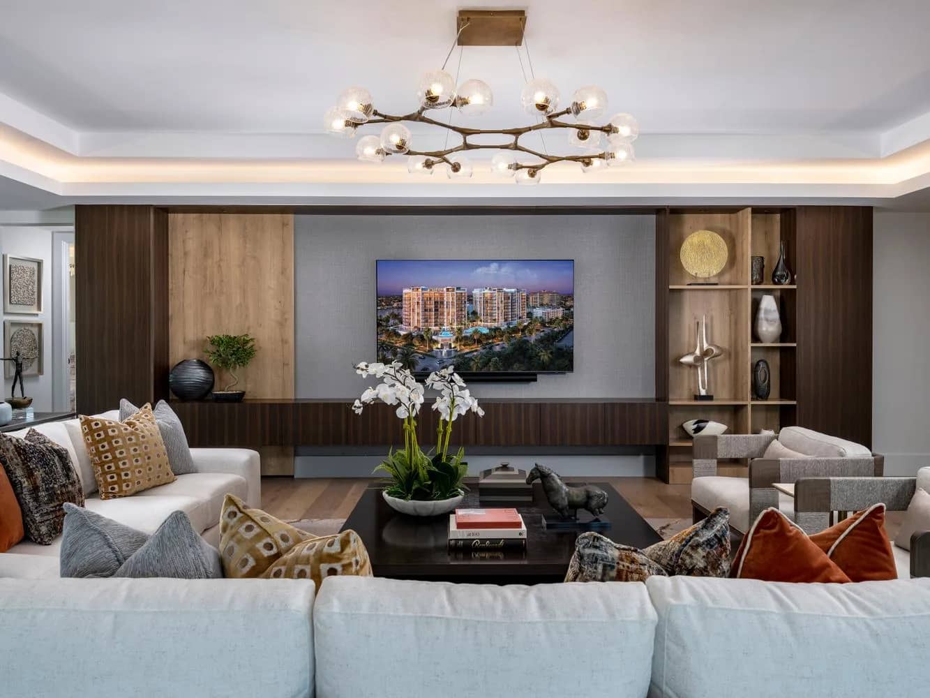 Ritz-Carlton Residences Naples — Sitting TV Room