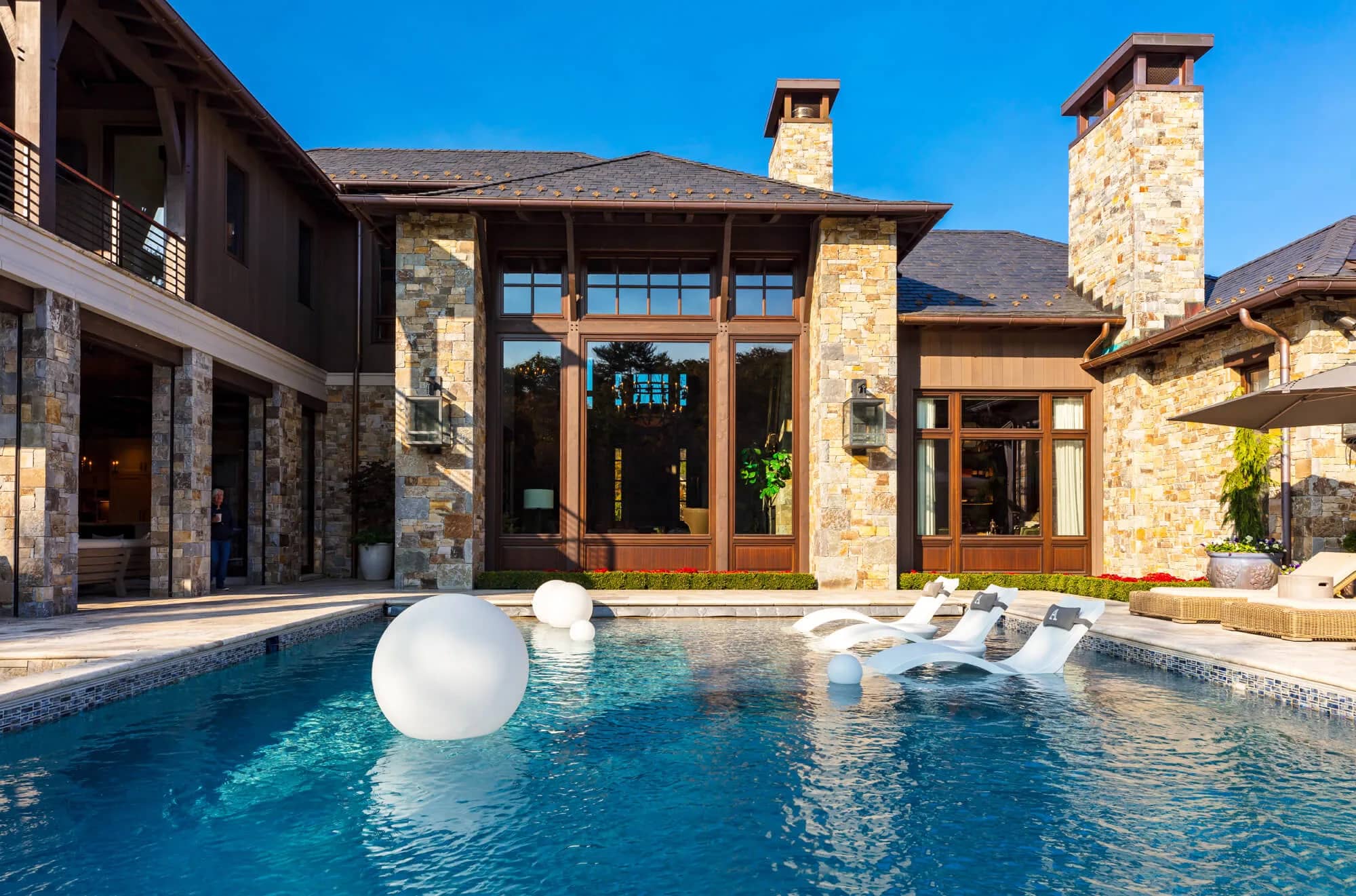 WV ExteriorPool